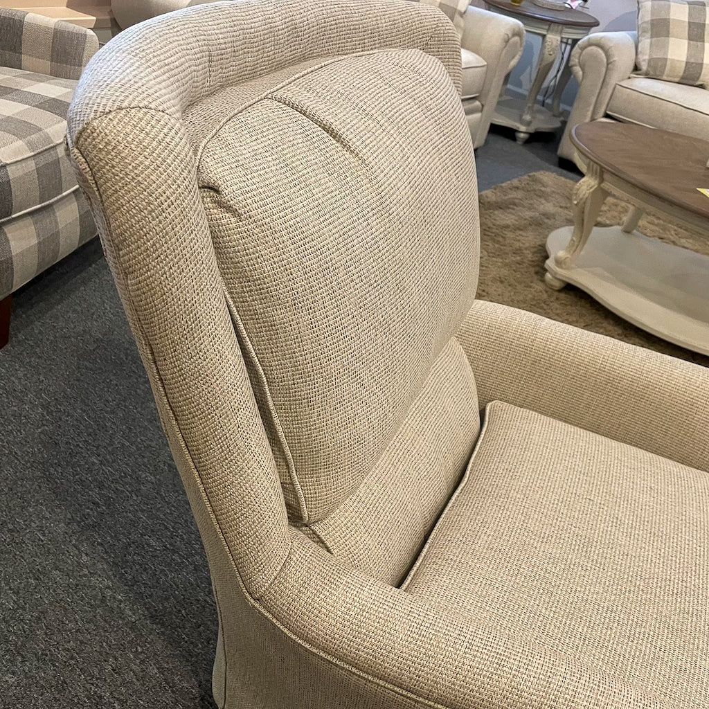 Loren Invitation Linen Chair