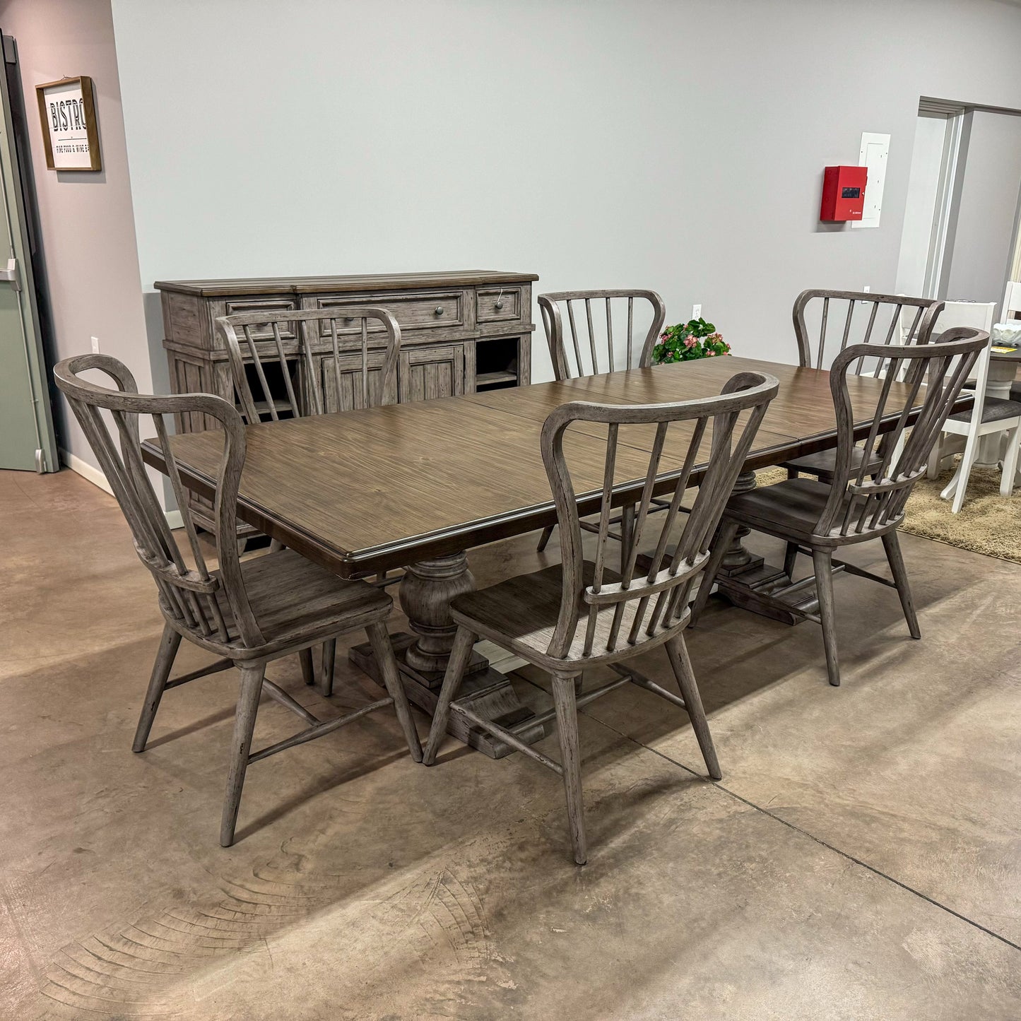 River Place Windsor Table & 6 Chairs