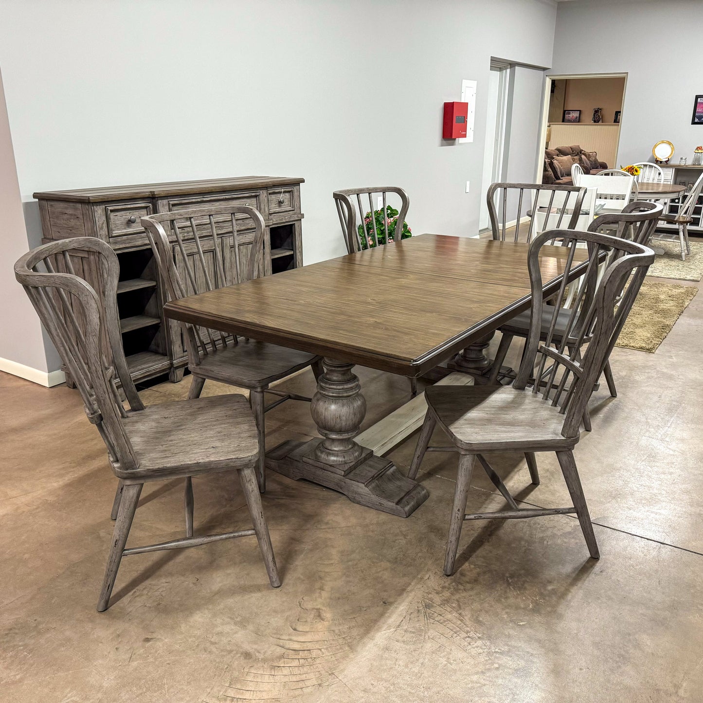 River Place Windsor Table & 6 Chairs
