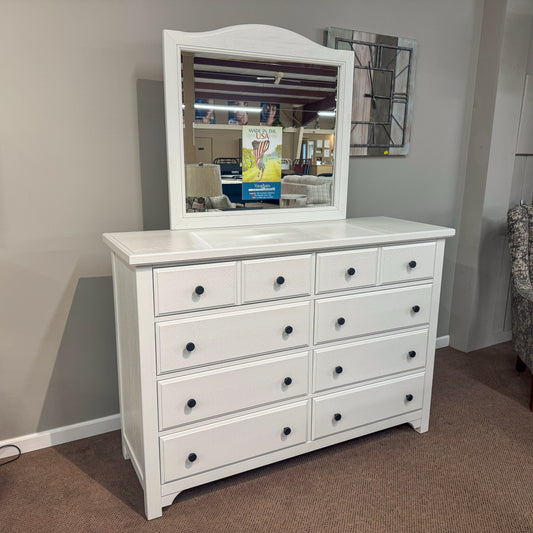 Cool Farmhouse Dresser & Mirror