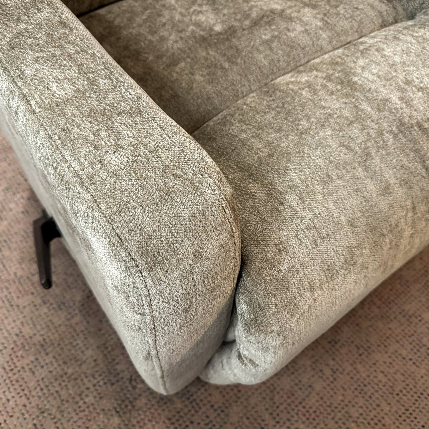 Kristisha Cafe Wallsaver Recliner