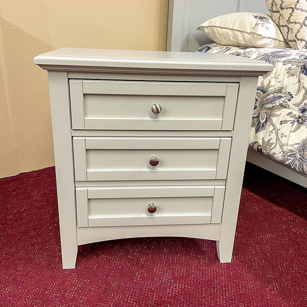 Moe Gray 2-Drawer Nightstand
