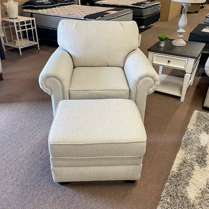 Brett Invitation Linen Chair