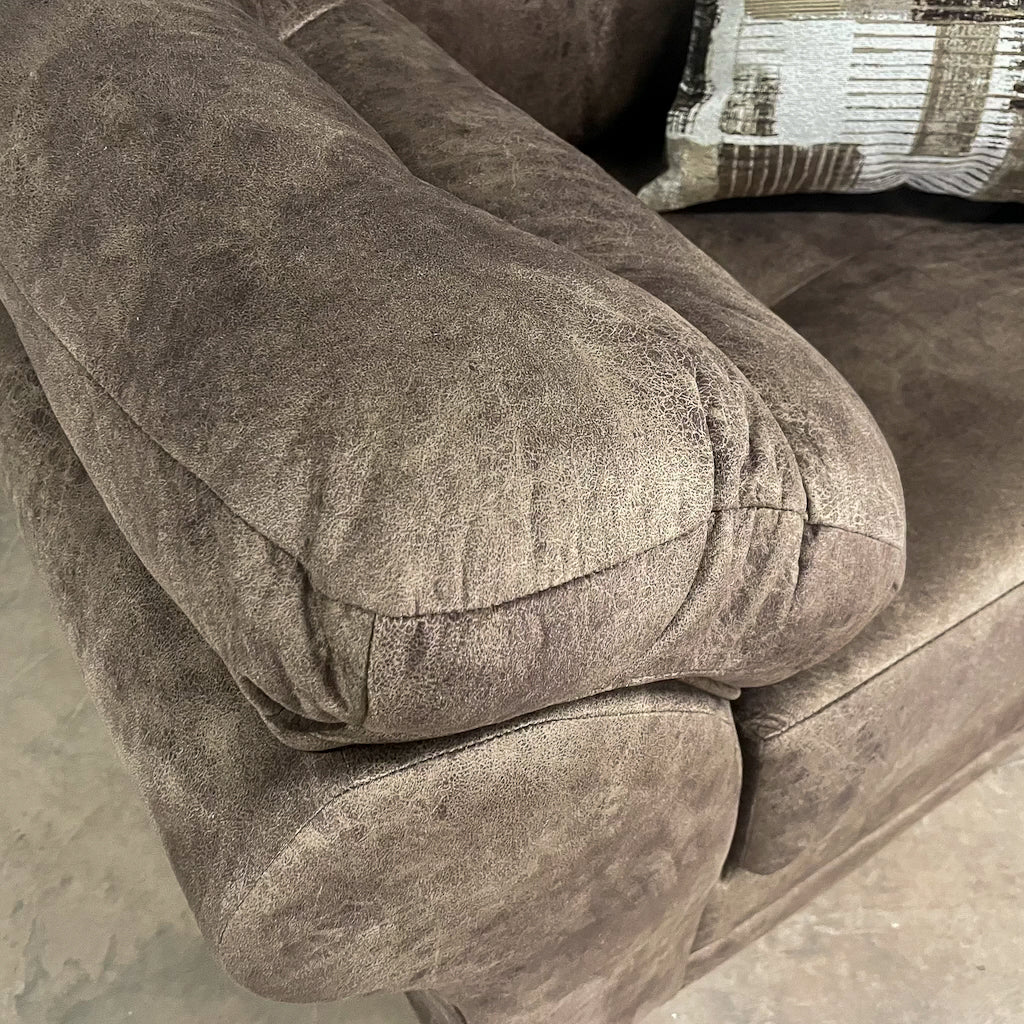 Wonderland Cola Chair