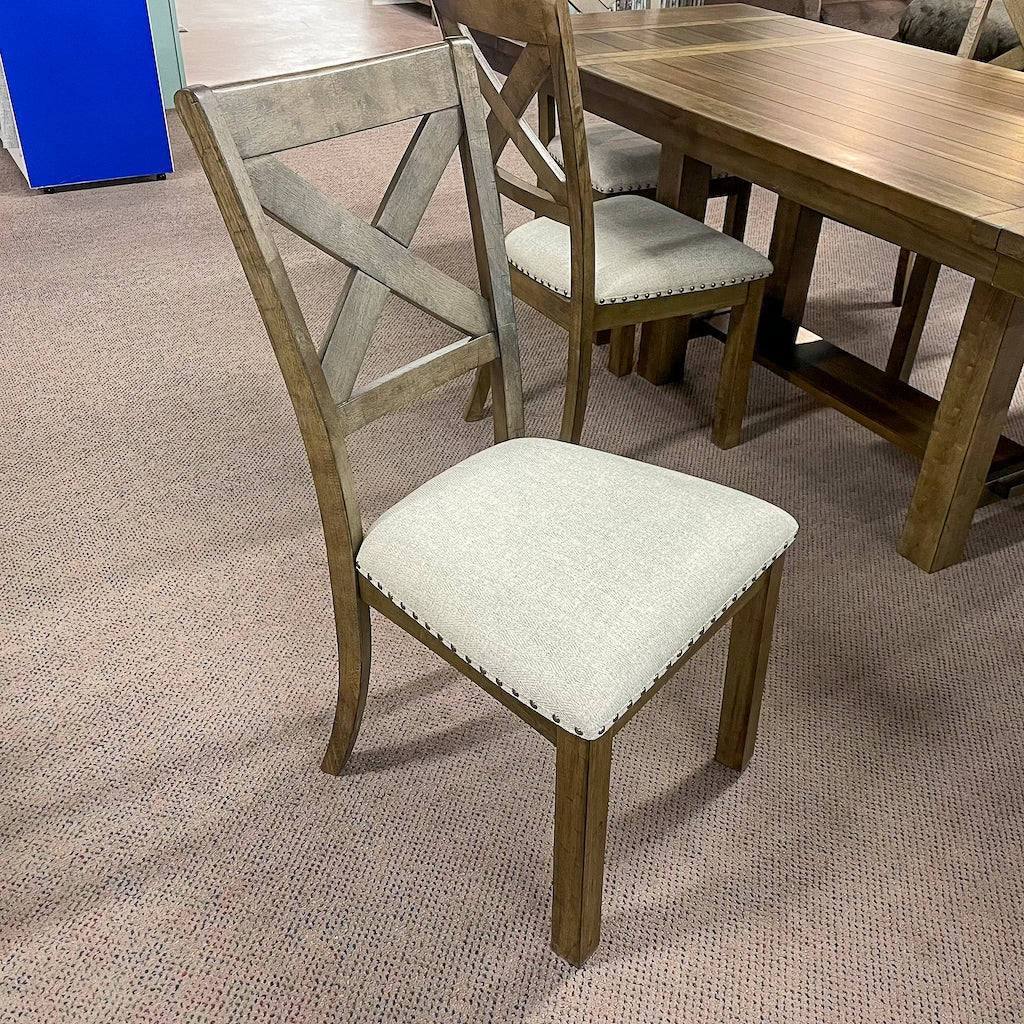 Moriville Dining Room Table & 6 Chairs