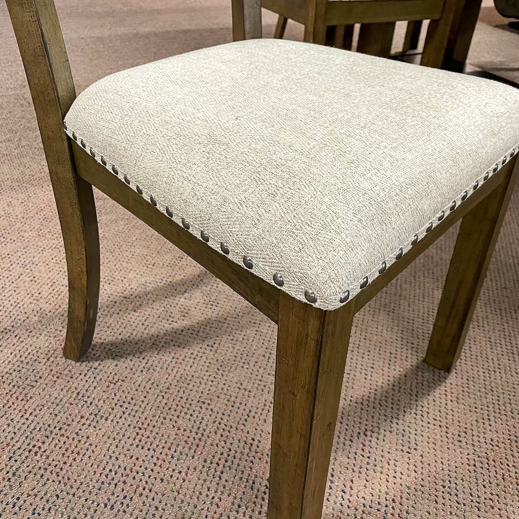 Moriville Dining Room Table & 6 Chairs