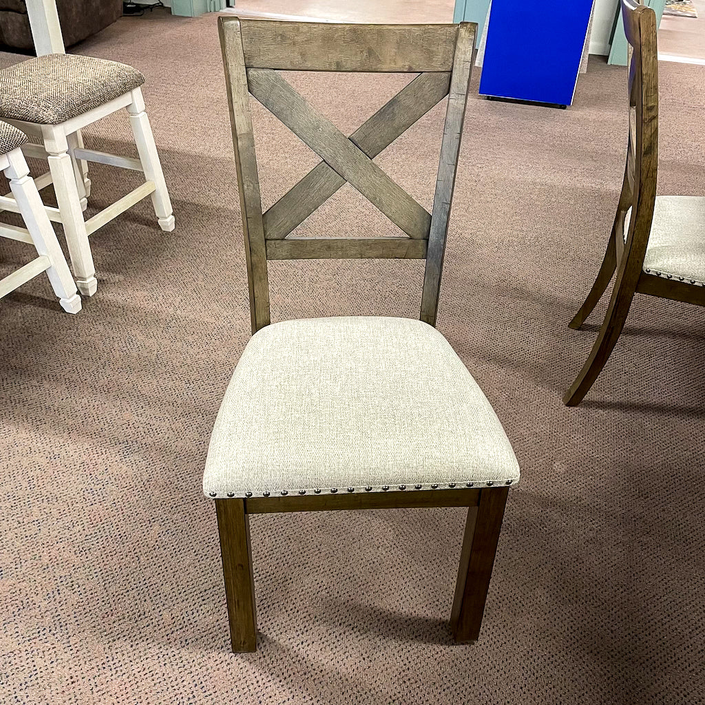 Moriville Dining Room Table & 6 Chairs