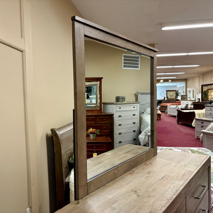 RM Dresser & Mirror