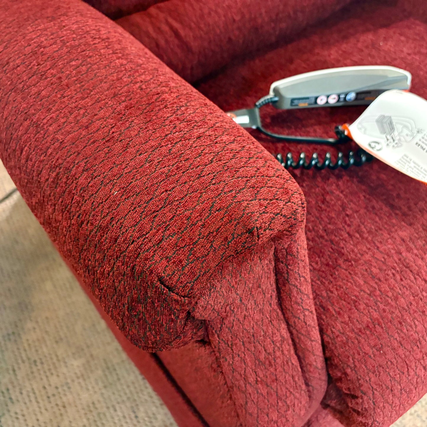 Infi Attain Merlot Lift Chair