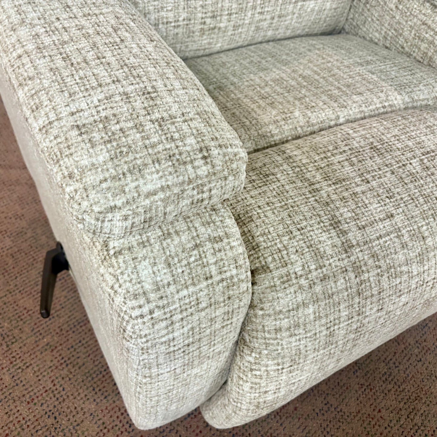 Maverly Sand Wallsaver Recliner