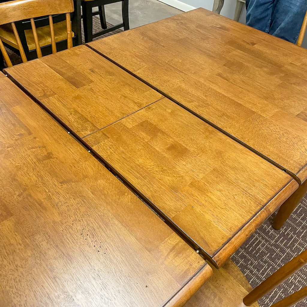 Creations Table & 4 Chairs