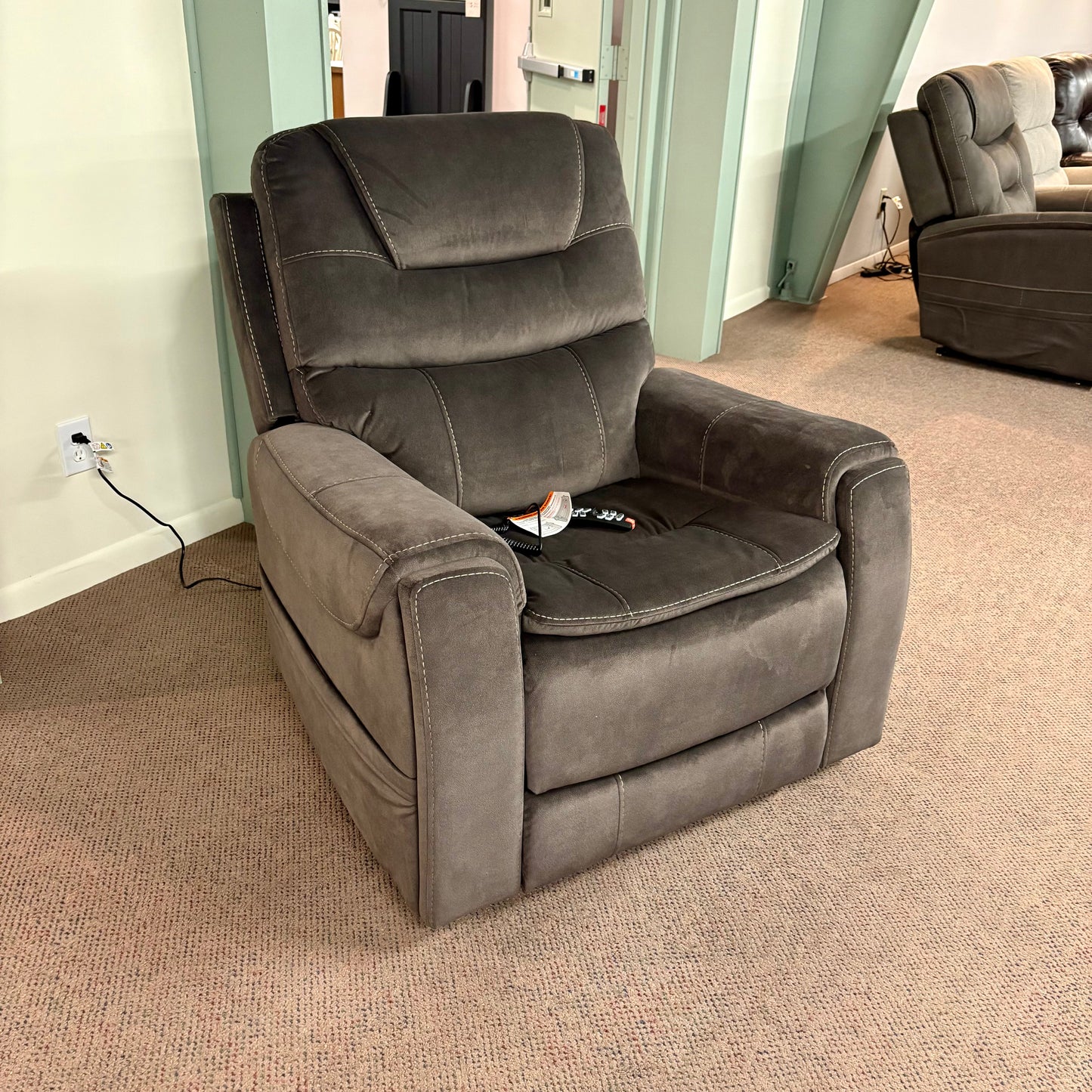 Elite Mink Lift Chair