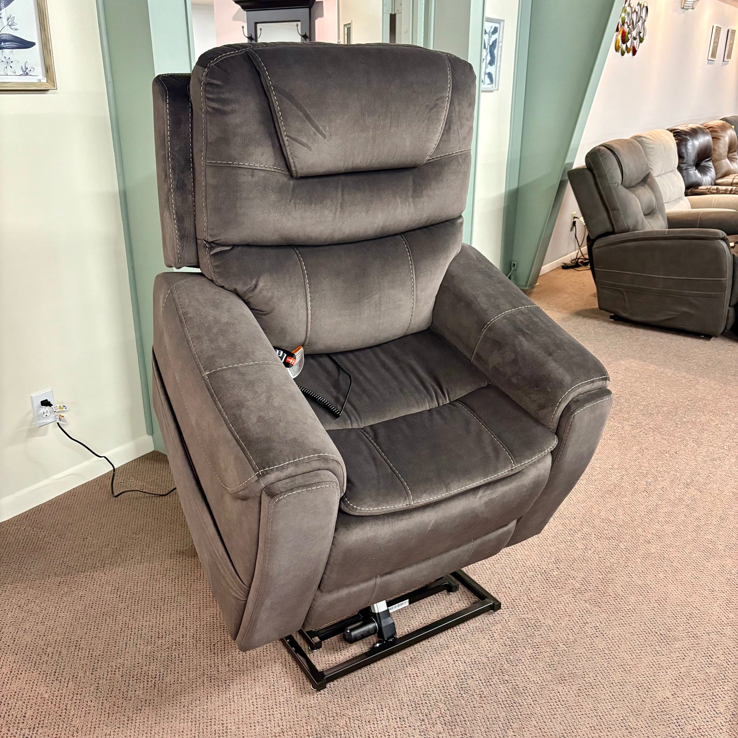 Elite Mink Lift Chair