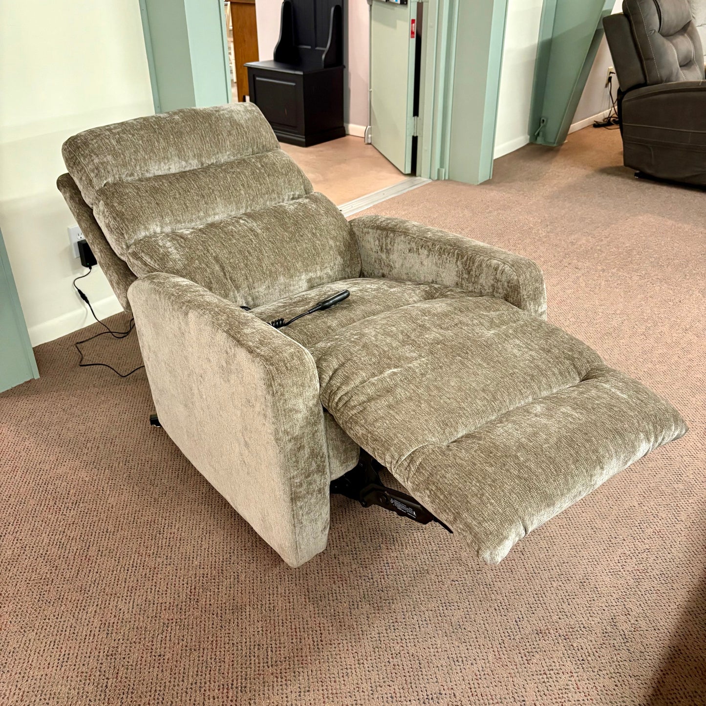 Kristisha Mineral Lift Recliner
