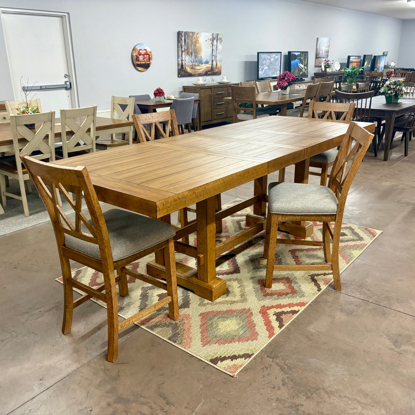Havonplane Counter Height Dining Room Table & 4 Barstools