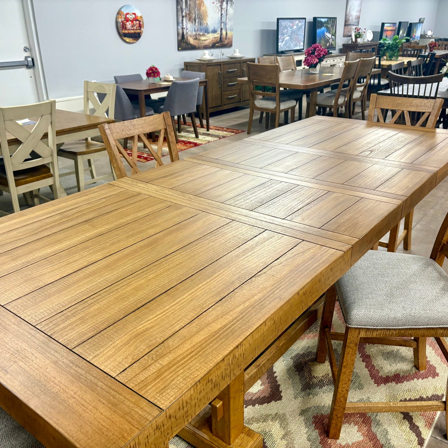 Havonplane Counter Height Dining Room Table & 4 Barstools