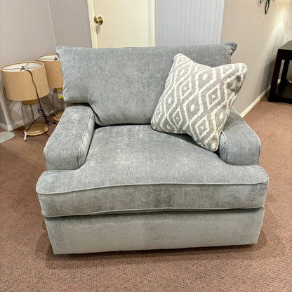 Emerson Swivel Chair