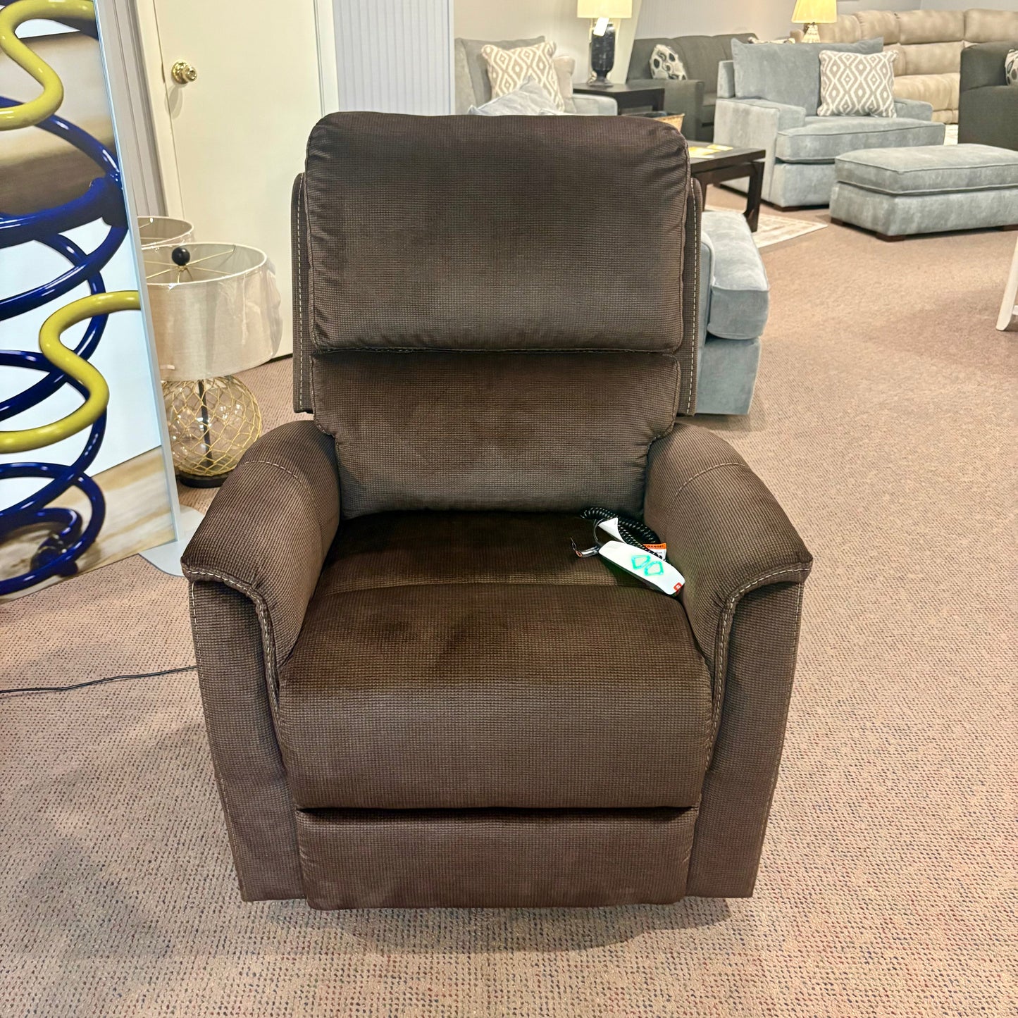 Trio Mezzo Java Lift Chair