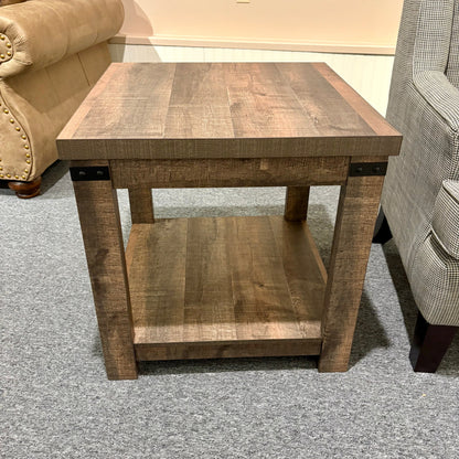 Hollum End Table
