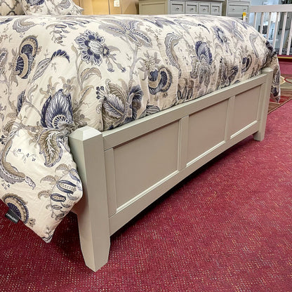 Moe Gray Mansion Bed