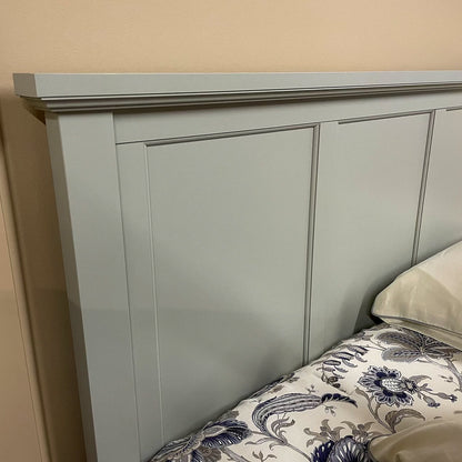 Moe Gray Mansion Bed