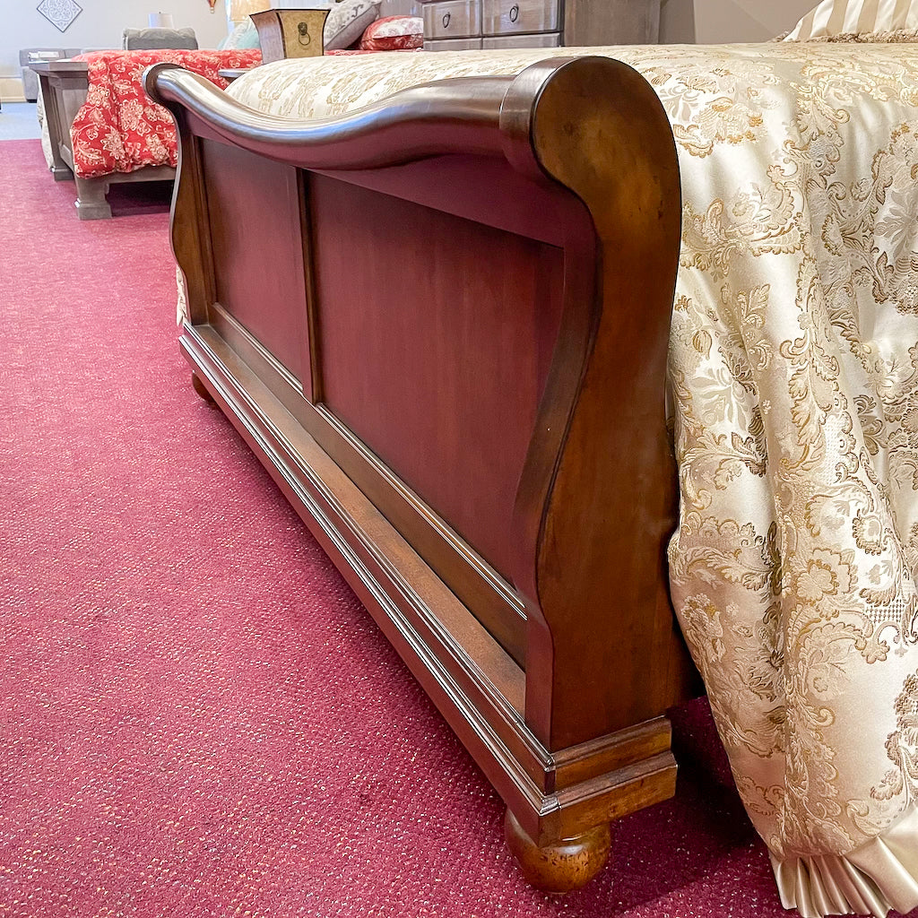 Queen Hudson Sleigh Bed