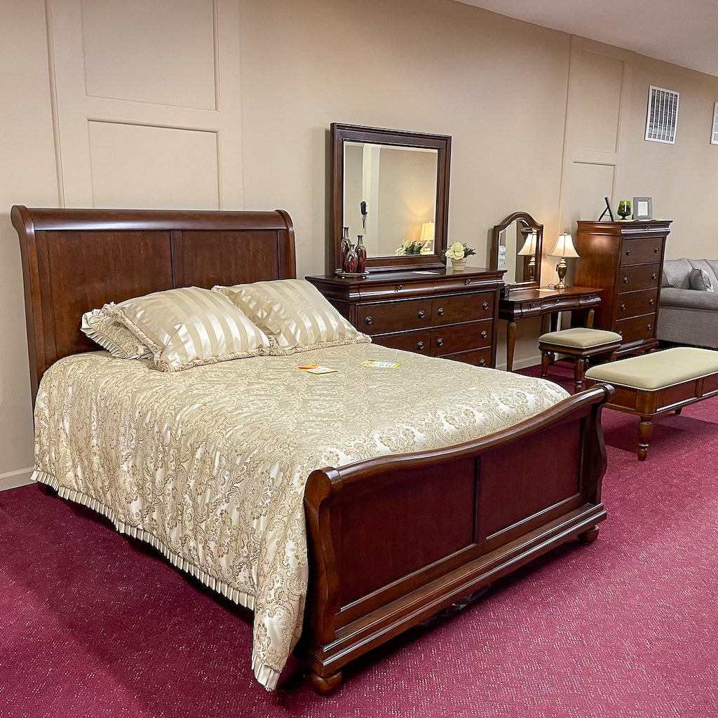 Queen Hudson Sleigh Bed