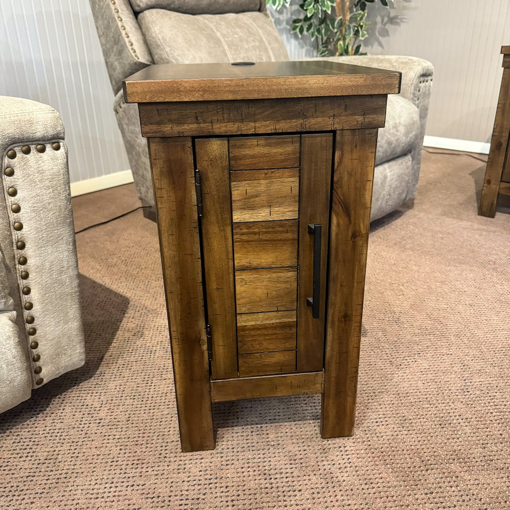 Moriville Chairside Table