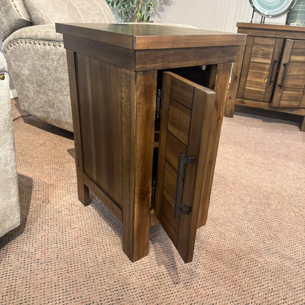 Moriville Chairside Table