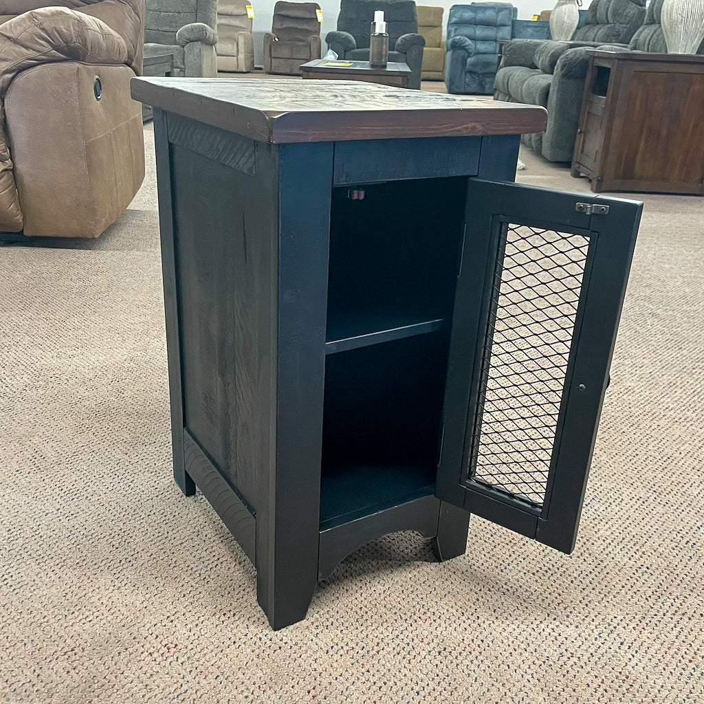 Elm Ridge Chairside End Table