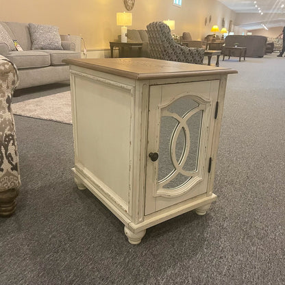 Elizabeth Chairside Table