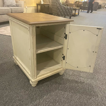 Elizabeth Chairside Table