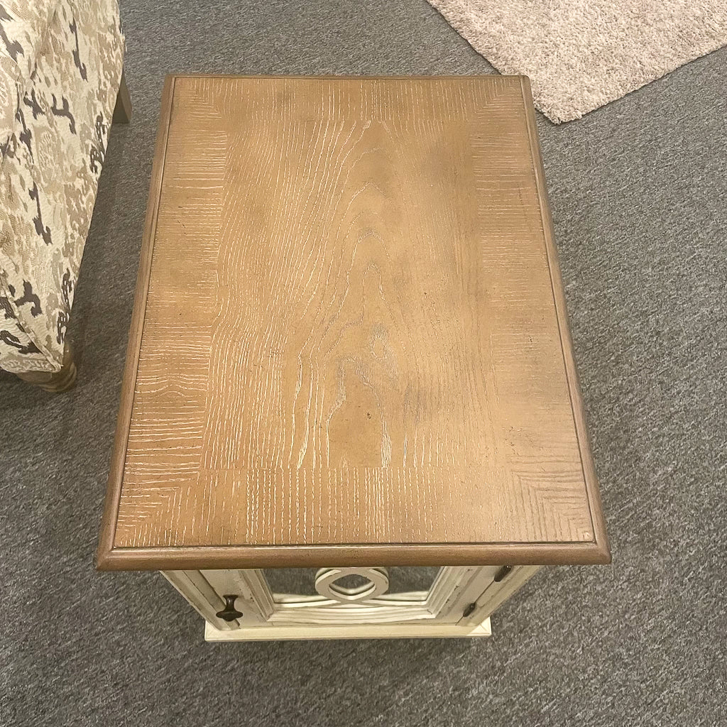 Elizabeth Chairside Table