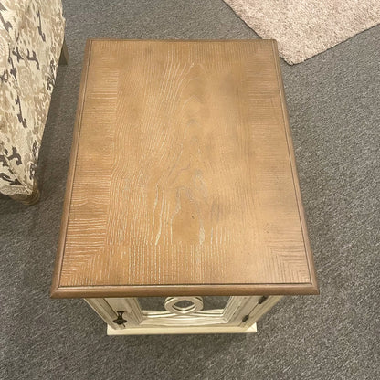 Elizabeth Chairside Table