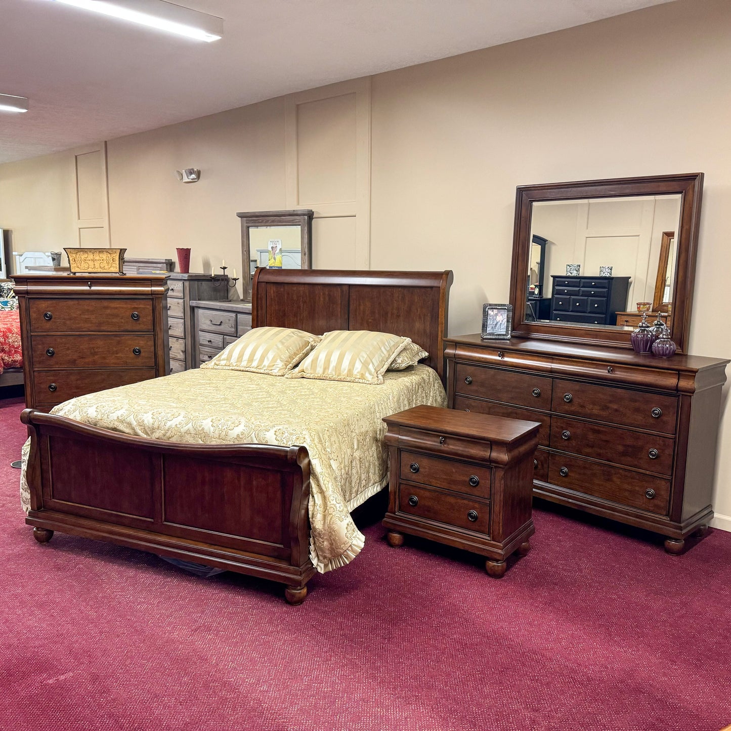 Queen Hudson Sleigh Bed