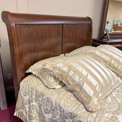 Queen Hudson Sleigh Bed