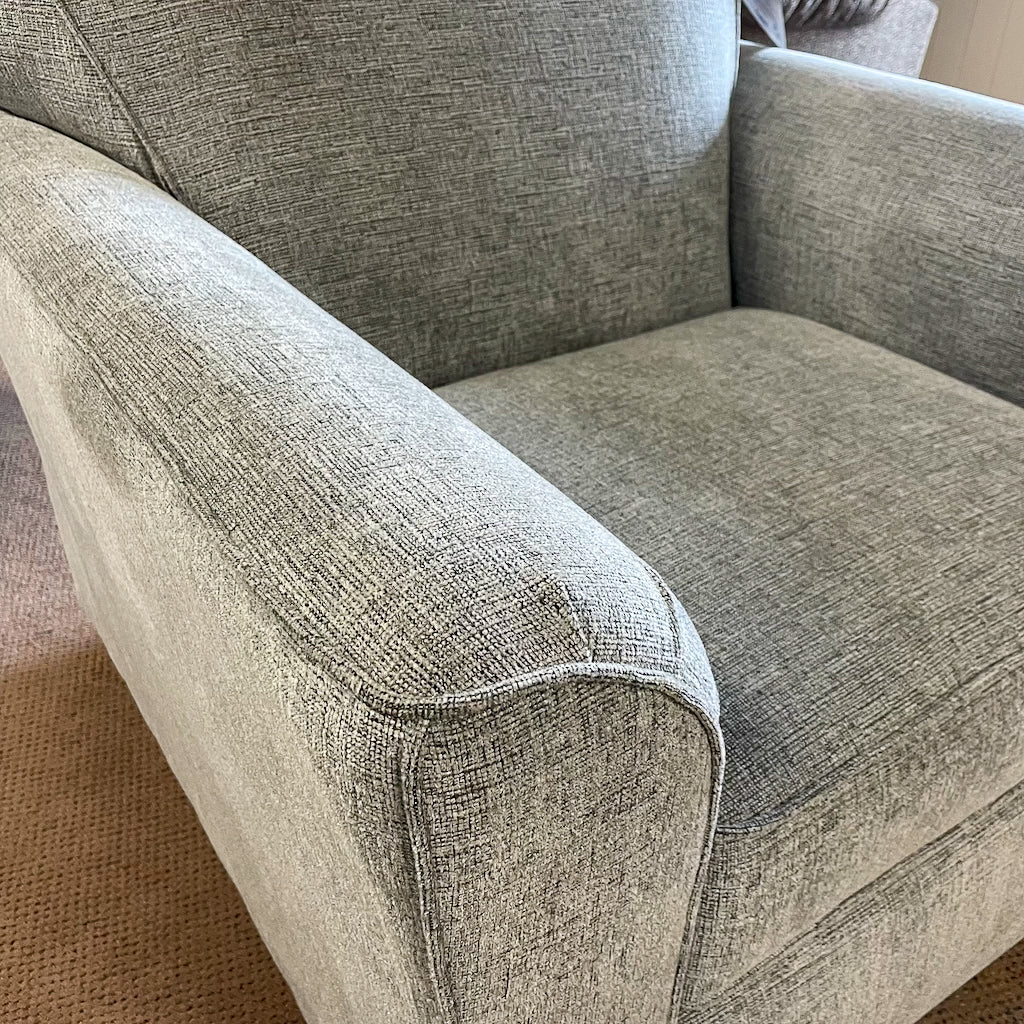 Smyrna Fog Scholar Chair