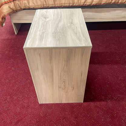 Cambeck Nightstand